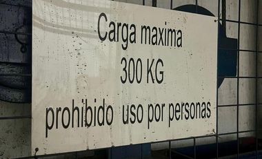 Depósito lote propio - 590 m2 aprox. - Entrada camión - Montacarga