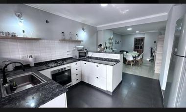 Casa 6 ambientes en Adrogué, oportunidad venta