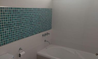 DEPARTAMENTO DE UN DORMITORIO CON COCHERA EN CENTRO DE LA PLATA - DIAGONAL 77 ENTRE 8 Y 43