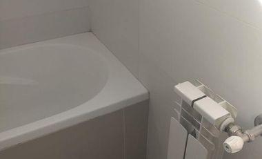 DEPARTAMENTO DE UN DORMITORIO CON COCHERA EN CENTRO DE LA PLATA - DIAGONAL 77 ENTRE 8 Y 43