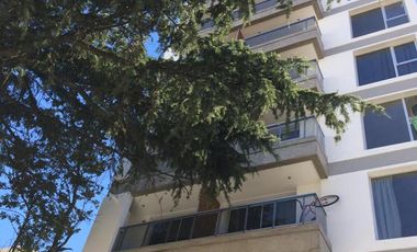 DEPARTAMENTO DE UN DORMITORIO CON COCHERA EN CENTRO DE LA PLATA - DIAGONAL 77 ENTRE 8 Y 43