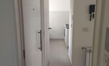 DEPARTAMENTO DE UN DORMITORIO CON COCHERA EN CENTRO DE LA PLATA - DIAGONAL 77 ENTRE 8 Y 43