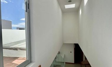 CASA EN RENTA EN PUEBLA EN LOMAS DE ANGELÓPOLIS