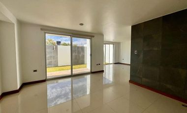 CASA EN RENTA EN PUEBLA EN LOMAS DE ANGELÓPOLIS