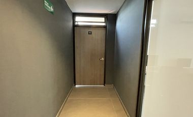 Oficina con inquilino en venta en Ciudad Granja en edificio B central 207