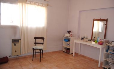 Casona Céntrica con piscina En Venta!!