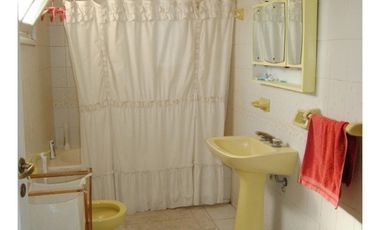 Casona Céntrica con piscina En Venta!!