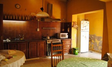 Casona Céntrica con piscina En Venta!!