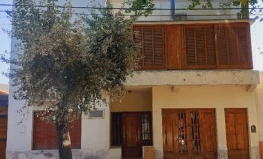Casona Céntrica con piscina En Venta!!