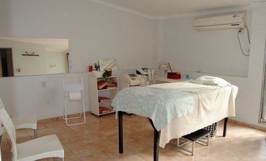 Casona Céntrica con piscina En Venta!!