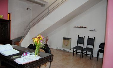 Casona Céntrica con piscina En Venta!!