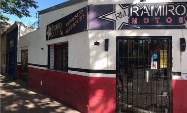 Local Comercial Con Departamento En Venta