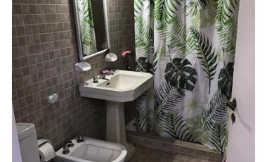Local Comercial Con Departamento En Venta