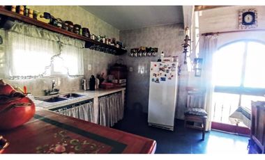 Importante Propiedad En Venta _ Casa Y Cabaña En Emblematico Lugar