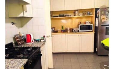 Hermosa Propiedad Frente Al Parque En Venta!!