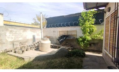 Hermosa Propiedad Frente Al Parque En Venta!!