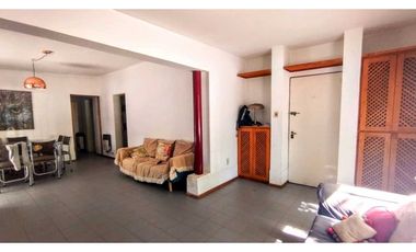Hermosa Propiedad Frente Al Parque En Venta!!