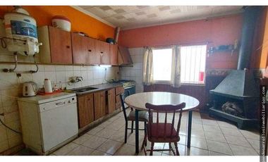 Casa, local comercial y departamento sobre avenida en venta-San Rafael