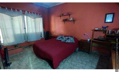 Casa, local comercial y departamento sobre avenida en venta-San Rafael