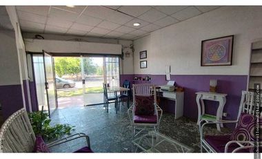 Casa, local comercial y departamento sobre avenida en venta-San Rafael