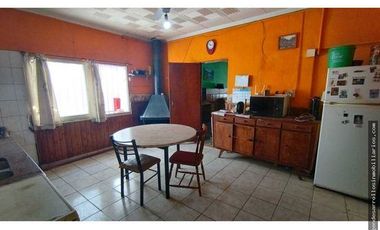 Casa, local comercial y departamento sobre avenida en venta-San Rafael