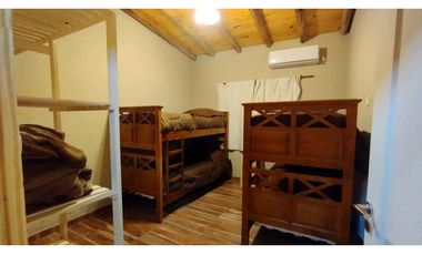 Hermosa Casa, quincho y pileta En Venta - Las Paredes