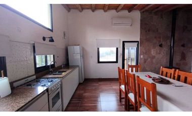 Hermosa Casa, quincho y pileta En Venta - Las Paredes