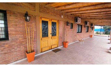 Hermosa Casa, quincho y pileta En Venta - Las Paredes