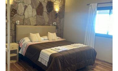 Hermosa Casa, quincho y pileta En Venta - Las Paredes