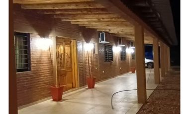 Hermosa Casa, quincho y pileta En Venta - Las Paredes