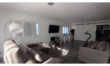 Excelente Casa quinta sobre ruta!! En Venta-Cuadro Benegas