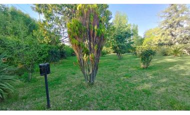 Excelente Casa quinta sobre ruta!! En Venta-Cuadro Benegas