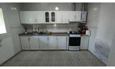 Excelente Casa quinta sobre ruta!! En Venta-Cuadro Benegas