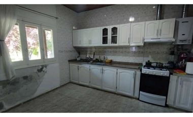 Excelente Casa quinta sobre ruta!! En Venta-Cuadro Benegas