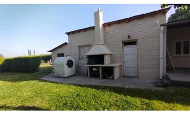 Excelente Casa quinta sobre ruta!! En Venta-Cuadro Benegas