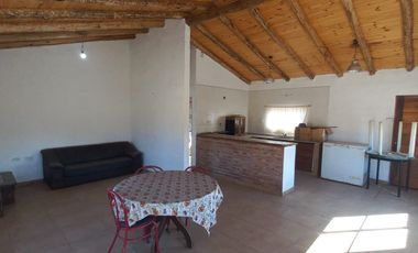 Casa con quincho en venta -Las Paredes