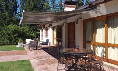 Espectacular Casa quinta con dos cabañas en venta, Rama Caída