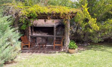 Espectacular Casa quinta con dos cabañas en venta, Rama Caída