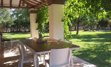Espectacular Casa quinta con dos cabañas en venta, Rama Caída