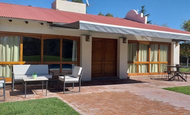 Espectacular Casa quinta con dos cabañas en venta, Rama Caída