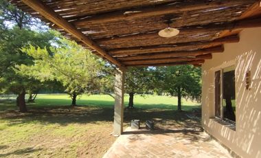 Espectacular Casa quinta con dos cabañas en venta, Rama Caída