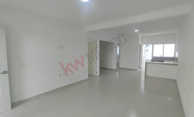 Casa de una planta en venta con estudio, jardín en zona norte oriente