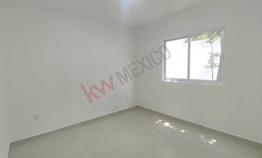 Casa de una planta en venta con estudio, jardín en zona norte oriente