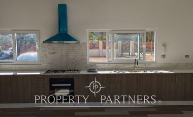 Algarrobo, gran casa en arriendo en condominio
