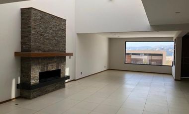 CASA EN RENTA EN ZONA ESMERALDA