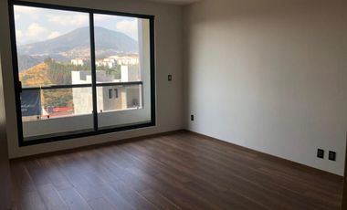 CASA EN RENTA EN ZONA ESMERALDA