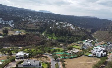 TERRENO EN VENTA EN EXCLUSIVA URBANIZACIÓN PRIVADA DE CUMBAYÁ