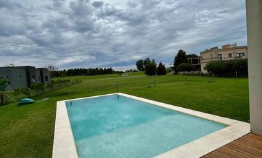 Casa en venta - Barrio La Providencia, Canning