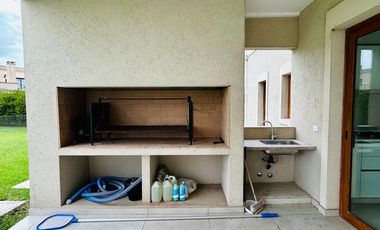 Casa en venta - Barrio La Providencia, Canning