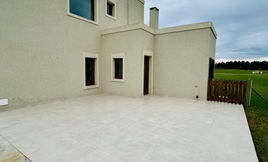 Casa en venta - Barrio La Providencia, Canning